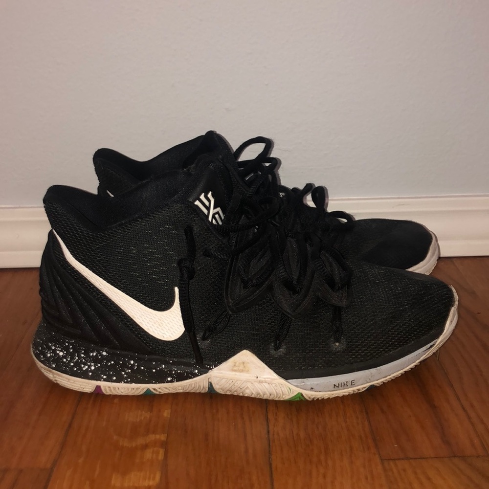 Kyrie 5 “Black Magic”